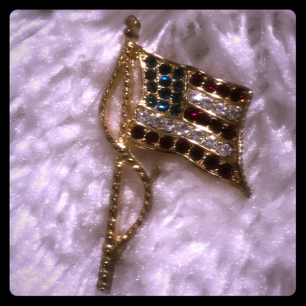 Vintage Patriotic American Flag Brooch | Red White Blue Crystal Gold Tone - Picture 5 of 8